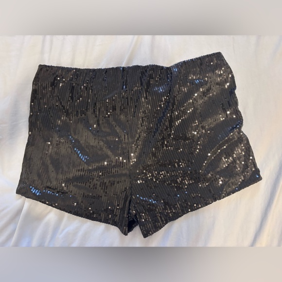 Black Sequin mini shorts - Picture 2 of 4